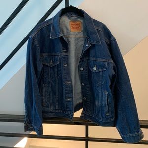 XL Dark Levi’s Jean Jacket